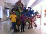 Puhl e Ivanira num centro de artesanato de Cuernavaca.