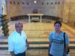 Pe. Renato e Pe. Rudinei na igreja da Multiplicação dos Pães e Peixes.