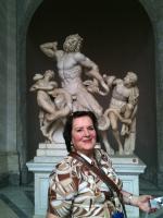 Emilda no Museu Vaticano.