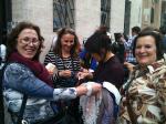 Alice, Maria Helena e Emilda em momento Shopping no Vaticano.