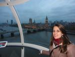 Mariana em passeio pela London Eye.