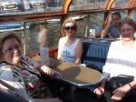 Ilda, Nedis e Ires em passeio de barco por Amsterdam.