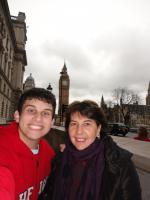 Iuri e Sueli em frente ao Big Ben.