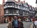 Helena, Ivan e Ilda em passeio pela cidade de Chester.