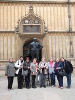 Grupo em passeio por Oxford.