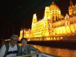 Ivan, Dione e o Parlamento da Hungria.