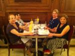 Ivonne, Dione, Carmen e Wanda no Café Nova York, em Budapeste.