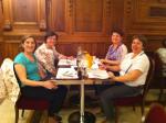 M. Luiza, Dolores, Jane e Julia no Café Nova York, em Budapeste.