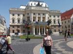 Julia conhecendo a terra onde sua avó nasceu, Bratislava.