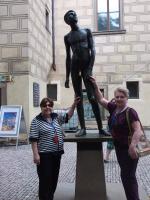 Dione e Carmen em passeio por Praga.