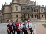 Grupo em passeio por Praga.