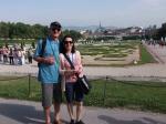 Valmor e Mari no Palácio Belvedere, em Viena