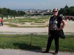 Heloisa no Palácio Belvedere, em Viena