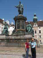 Lurdes e Ivo em passeio por Viena.