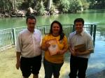 Na entrega do Certificado de Renovação do Batismo no Rio Jordão.