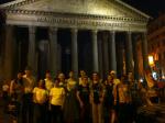 Grupo em frente ao Pantheon em Roma.