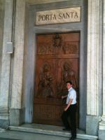 Pe. Oscar na Porte Santa da Basílica de Sta. Maria Maggiore.