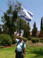 Ivan e a bandeira de Israel.