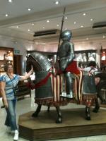 Ana durante a visita à fábrica de Ouro de Toledo.