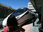 Prontos para embarcar no TGV de retorno a Madrid.