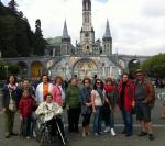 Grupo em frente da Basílica de N. Sra. de Lourdes.