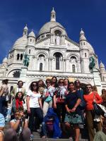 Grupo na colina de Montmartre, na Basílica do Sagrado Coração de Jesus.