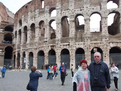 Helena e Nilo no Coliseu, em Roma.