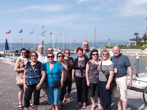 Grupo em passeio por Sirmione.