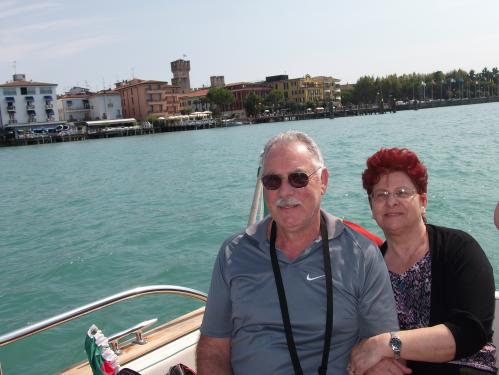 Nilo e Helena em passeio por Sirmione.