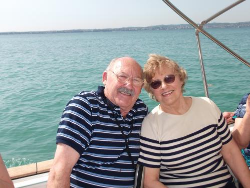 Waldemar e Severina em passeio por Sirmione.