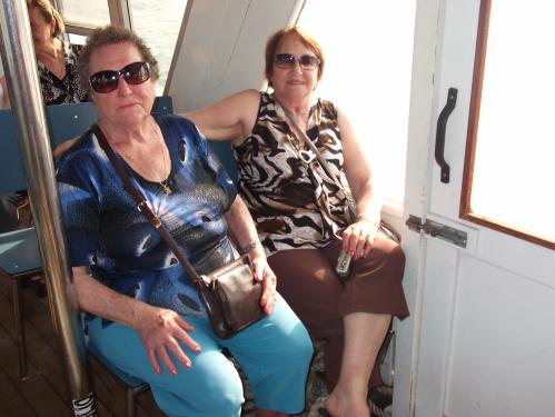 Julieta e Miguilina na ida para Veneza.