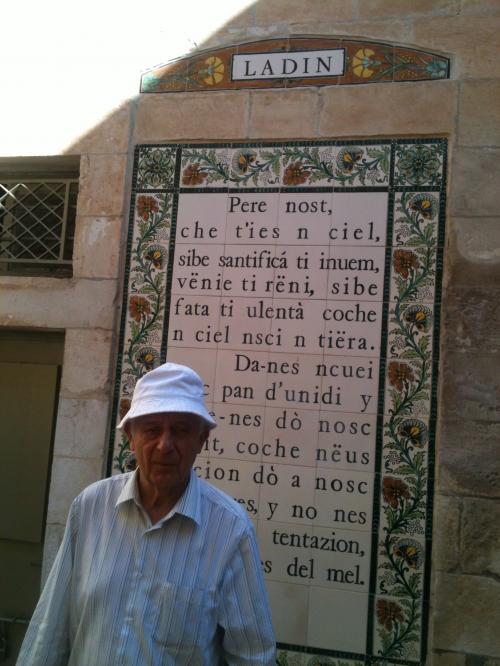 No alto do Monte das Oliveiras, na Igreja do Pai Nosso.