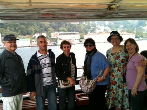 Em passeio de barco pelo Estreito de Bósforo, em Istambul.