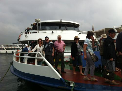 Em passeio de barco pelo Estreito de Bósforo, em Istambul.