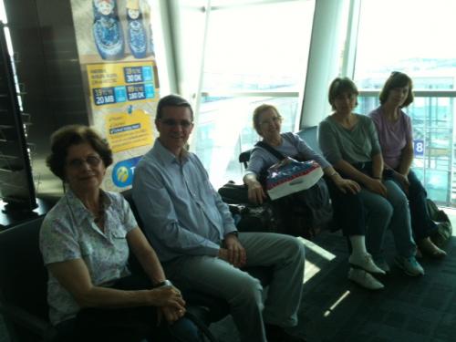 Uma parte do grupo já começa a voltar pra casa! Aeroporto de Istambul.