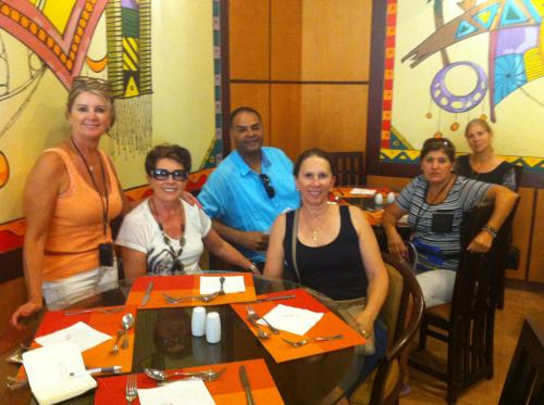 Depois do passeio matinal no Cairo, parada para a comida...