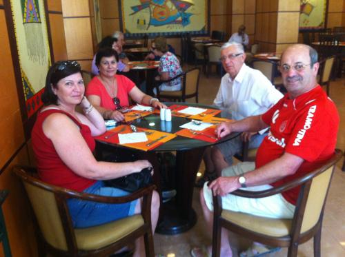 Depois do passeio matinal no Cairo, parada para a comida...