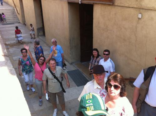 Grupo passeando pelo Bairro Cristiano no Cairo Antigo.