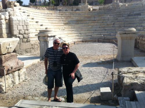 Visitando o Teatro Romano de Alexandria, Egito.