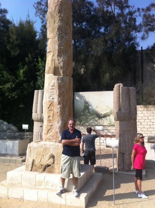 Visitando a Zona Arqueológica de Alexandria, Egito.