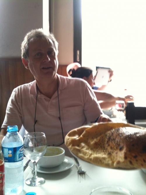 Durante nosso almoço em Istambul.