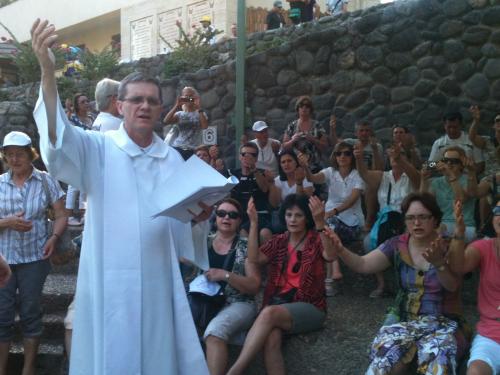 Na celebração de Renovação do Batismo no Rio Jordão.
