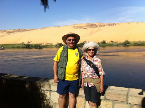 Passeando no Jardim Botânico de Aswan, na margem do Rio Nilo.