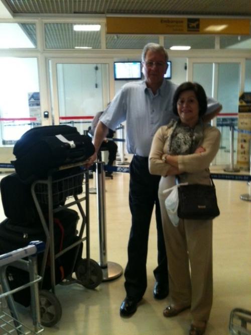 Paulo e Sandra no aeroporto de Porto Alegre.