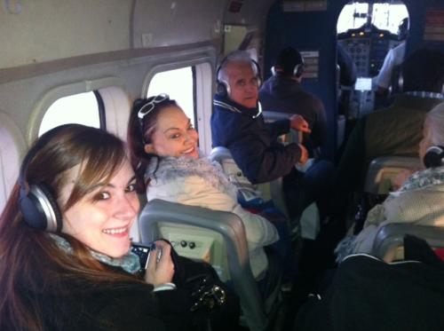 Vamos ao Grand Canyon! Débora, Nicia e Daicir em avião para o passeio.