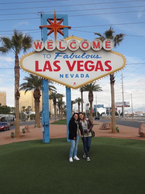 Ivania e Larissa se despedindo de Las Vegas.