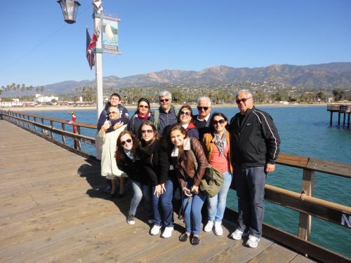 Grupo no pier de Santa Bárbara.