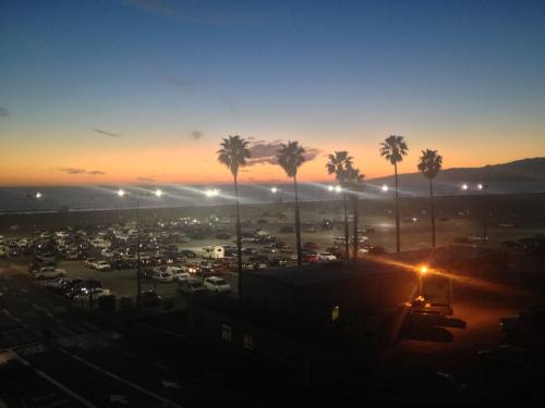 Pôr-do-sol em Santa Monica, Califórnia.