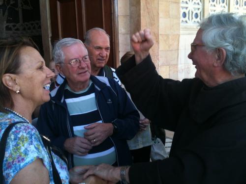 Mari, Orlei e Frei Plácido, na Basílica da Agonia.