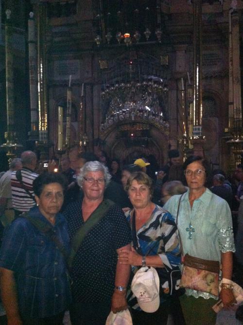 Após visitar o Santo Sepulcro.